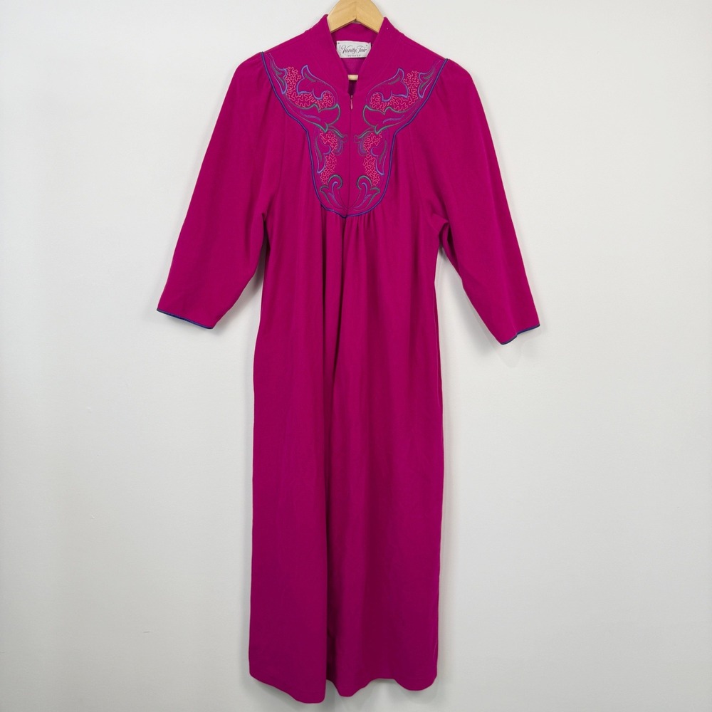 Vintage Vanity Fair Robe Housecoat Small Petite Pink Half Zip Embroidered